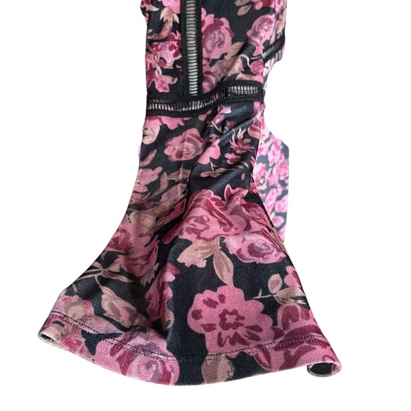 Venus Floral Bell Sleeve Dress – Size M – Black Pink Roses – Made in Turkey - Picture 5 of 9
